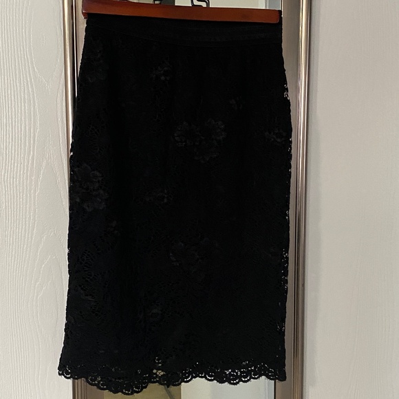 Vero Moda Lace Skirt - Picture 1 of 7